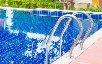 el hipoclorito sódico tiene propiedades antisépticas y oxidantes 